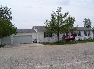 231 Meadowlark Ln, Sandwich, IL 60548