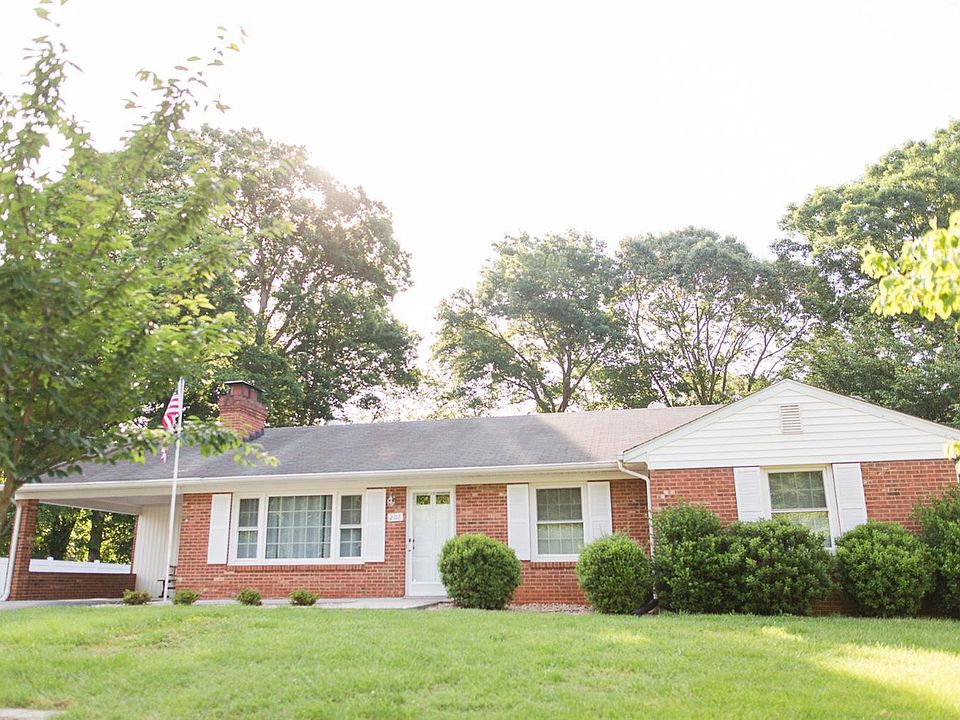 1st image of 208 Kenwood Dr