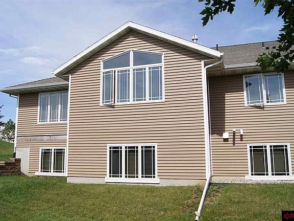 2nd image of 1905 Henle Dr