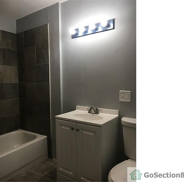2nd image of 218 N Homan Ave #1
