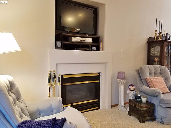 5th image of 2304 SE 185th Ave