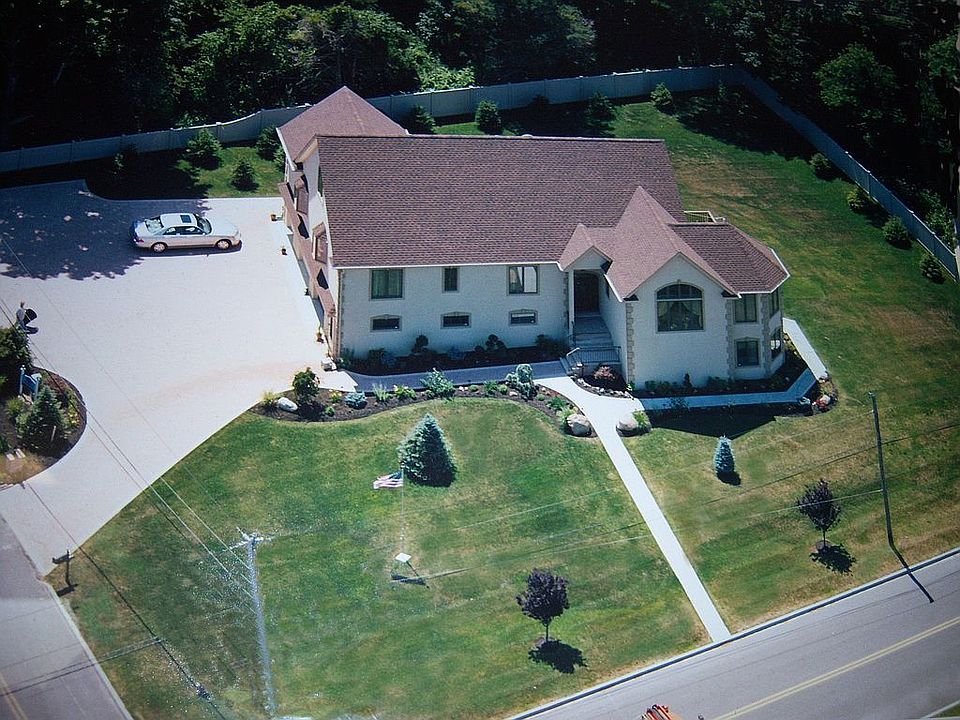 1st image of 325 Pier Ave