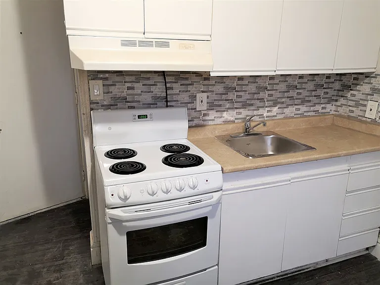 222 Horton St E — Photo 10