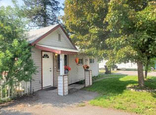610 4th St, Pinehurst, ID 83850
