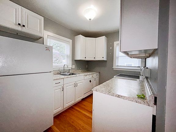 4th image of 244 Winthrop St #1