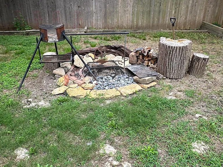 2508 Loving Ave — Photo 9