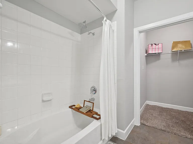 District at Greenville Apartments — Photo 19