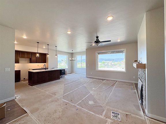 5th image of 816 Rivet Way