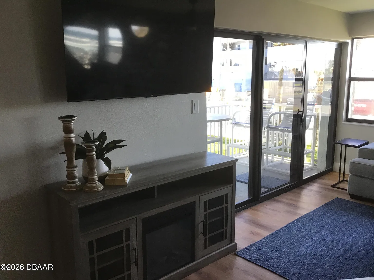 2 bed, 2.0 bath, 1080 sqft, $6,800 — Photo 2