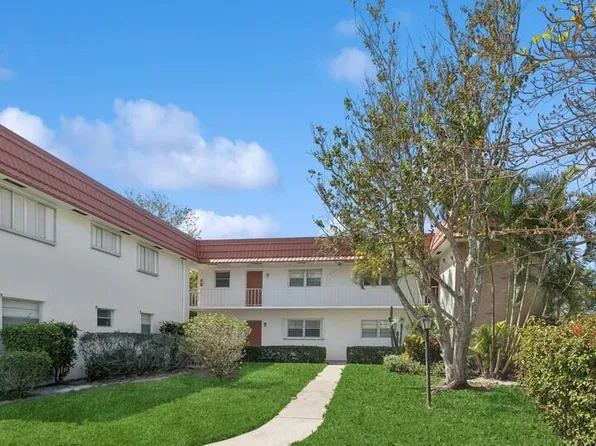 2600 SE Ocean Boulevard #J2, Stuart, FL 34996