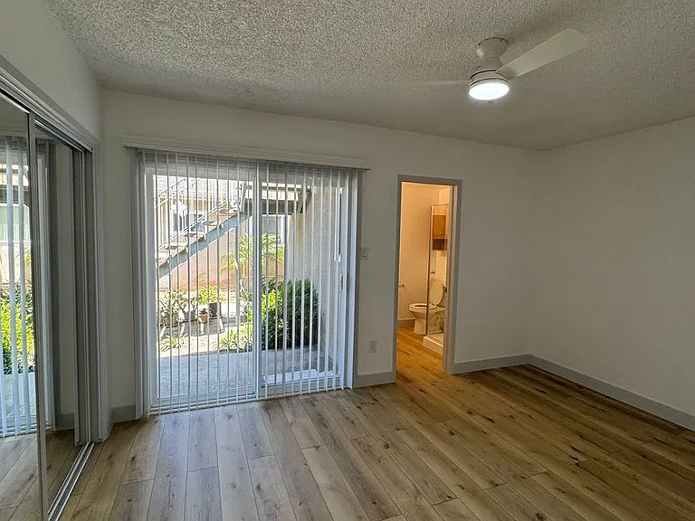 3720 Emerald St — Photo 51