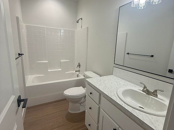 3rd image of 501 W California Ave