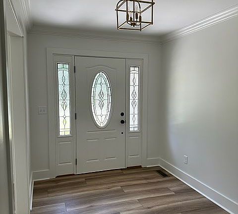 2nd image of 325 Garland Dr