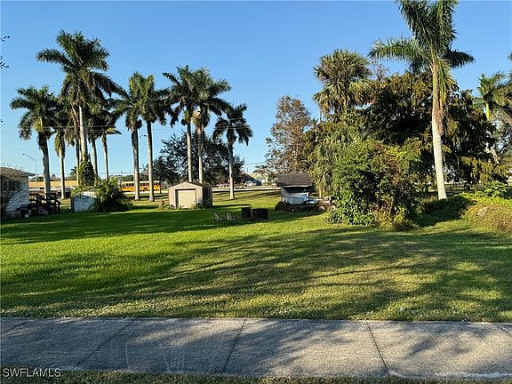 4th image of 371 Avenue J SW