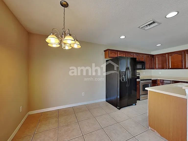 12109 Tree Haven Ave — Photo 5