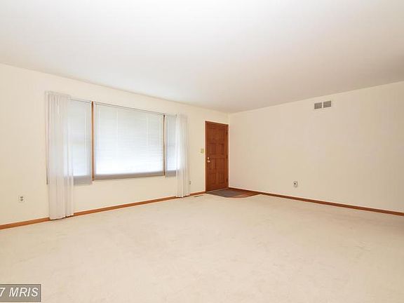 5th image of 1700 Cass Dr