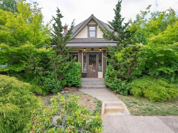 952 C St, Springfield, OR 97477