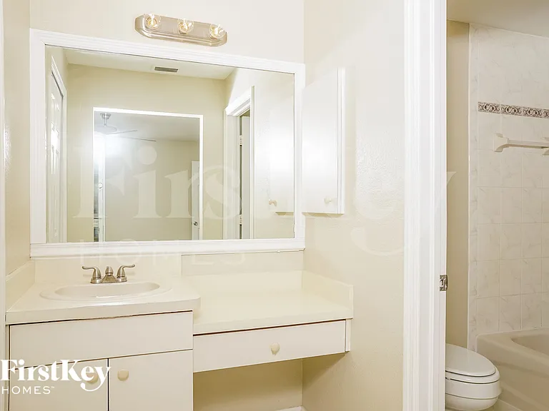 2476 Parrot St — Photo 13