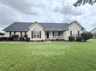 102 Louise Dr, Raeford, NC 28376