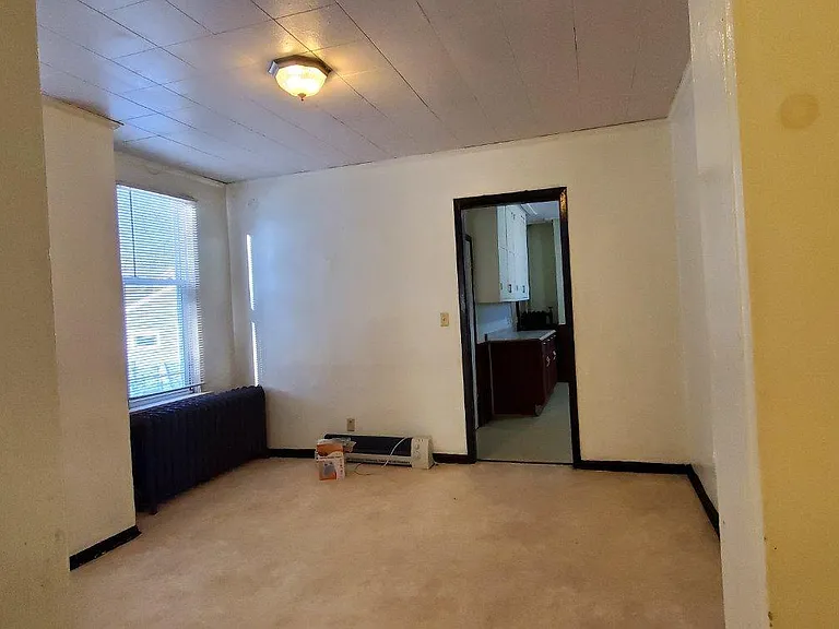 1169 Reaney Ave — Photo 6