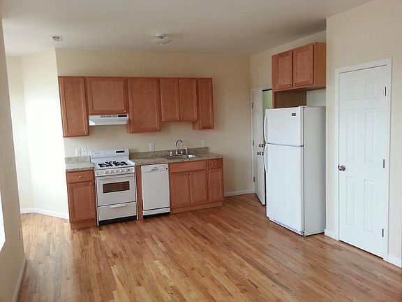 3rd image of 218 N Franklin St APT 204