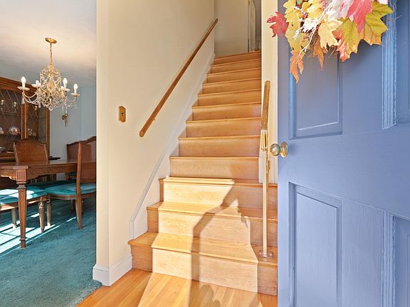 2nd image of 33 Arcadia Rd