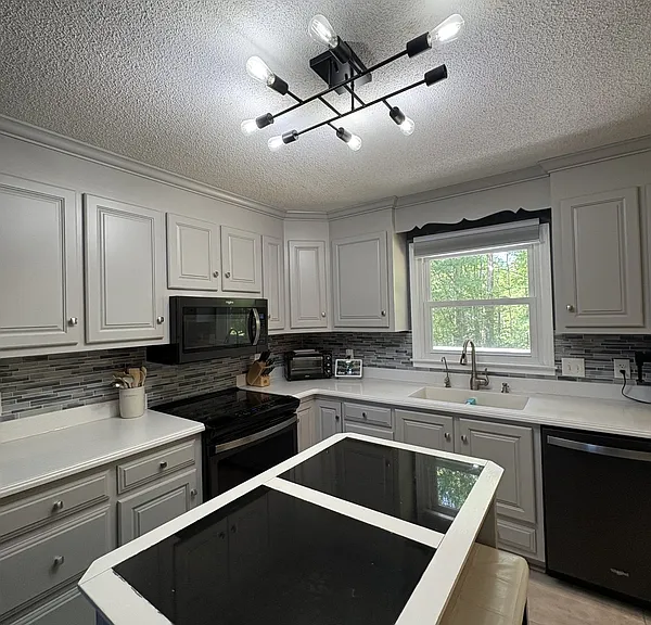 321 N Valley View Dr — Photo 6