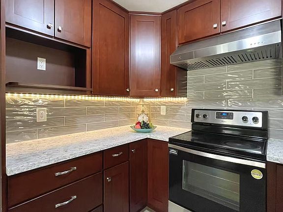 5th image of 424 E Newmark Ave APT C