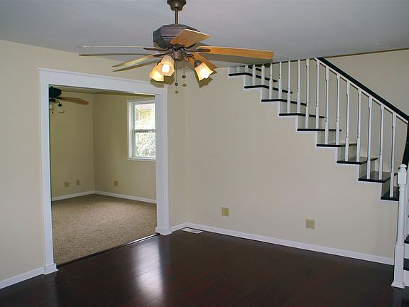 2nd image of 502 W Railroad St