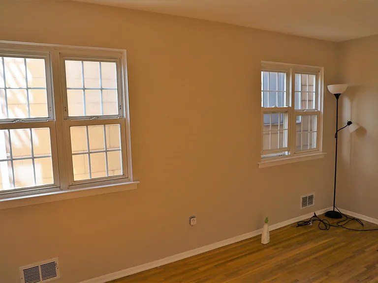 635 Sussex St — Photo 6