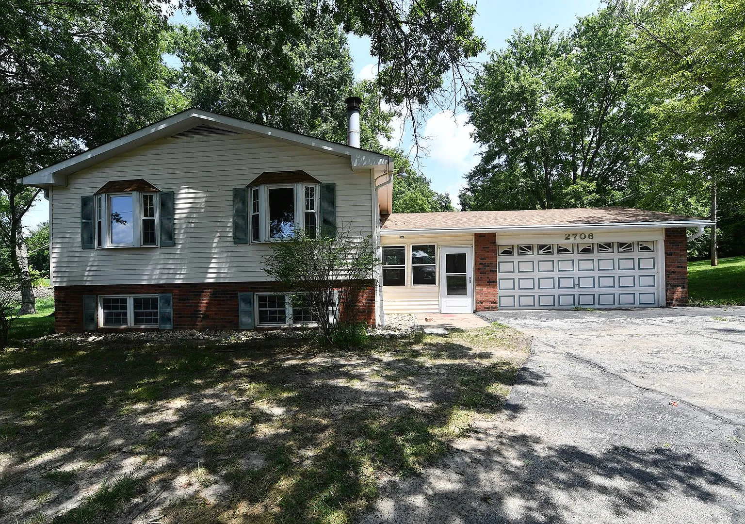 2706 Christy Ave | Grover 63040 — Photo 1