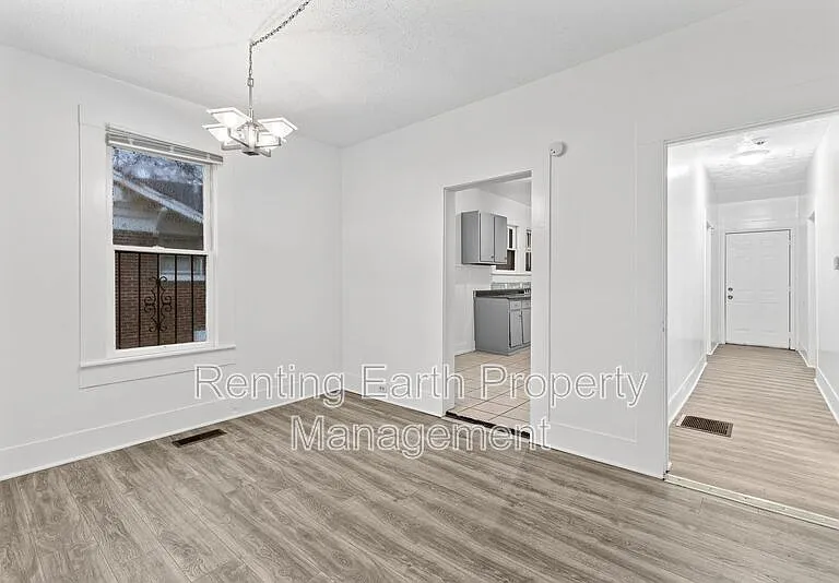 4732 Court S — Photo 9