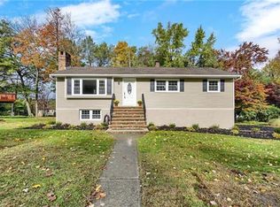 23 Pleasant Dr, Highland Mills, NY 10930