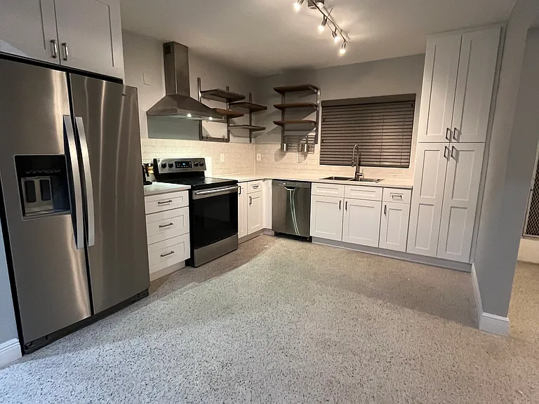 1512 Cheyenne St NE — Photo 1