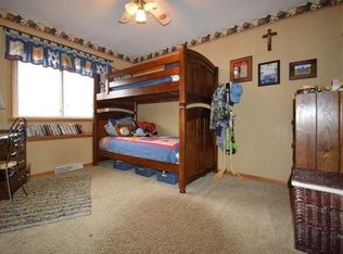 5816 69th St, Kenosha, WI 53142