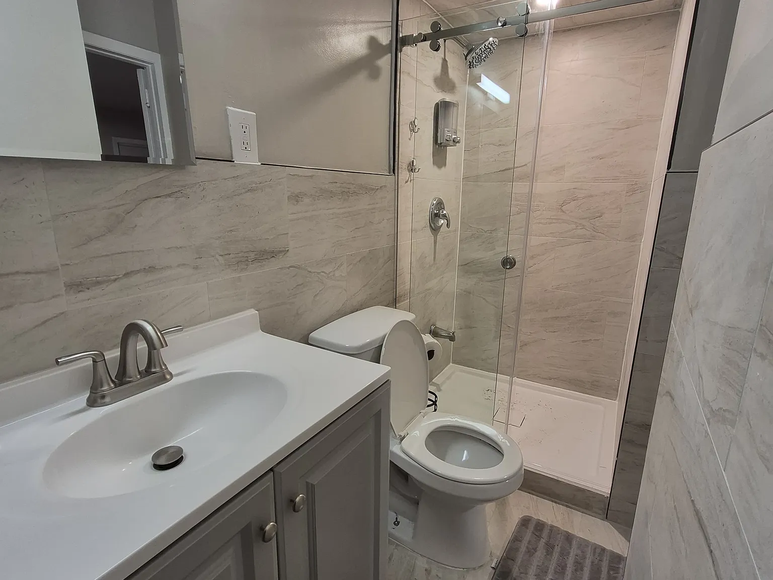 3 bed, 1200 sqft, $3,100 — Photo 3