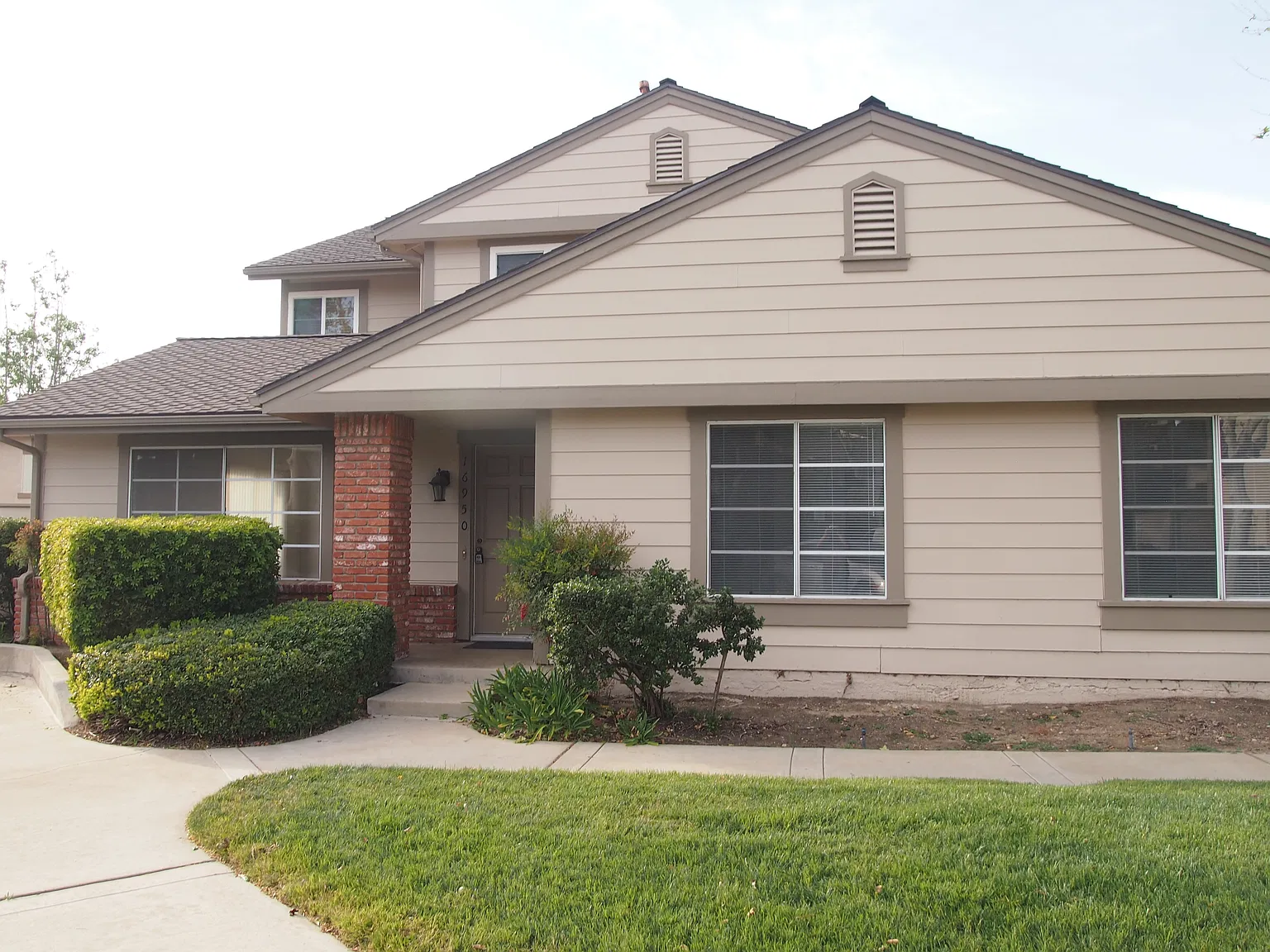 3 bed, 1137 sqft, $2,980 — Photo 1