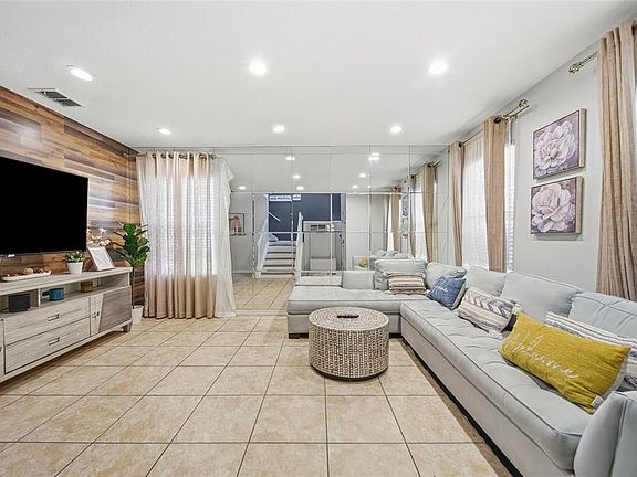 4th image of 2808 ROCCELLA COURT