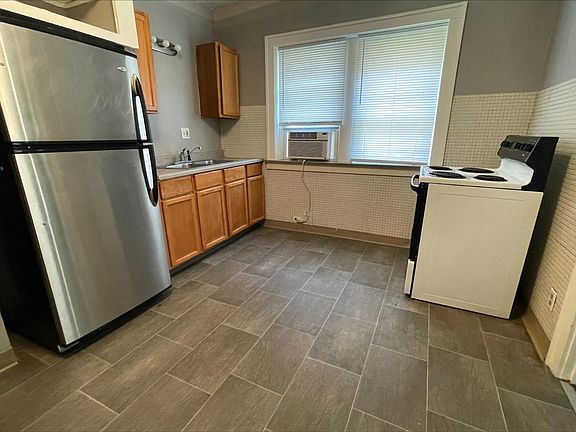 5th image of 4957 Mardel Ave #B