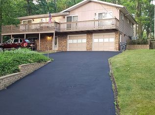 34048 Hillside Dr, Paw Paw, MI 49079