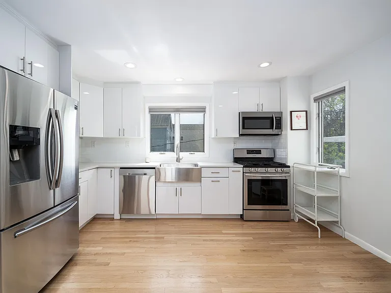 139 Cambridge Ave #1 — Photo 6