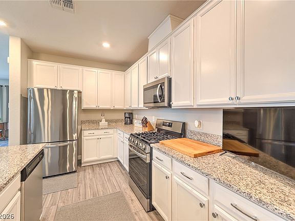 5th image of 2404 Elmont Ave