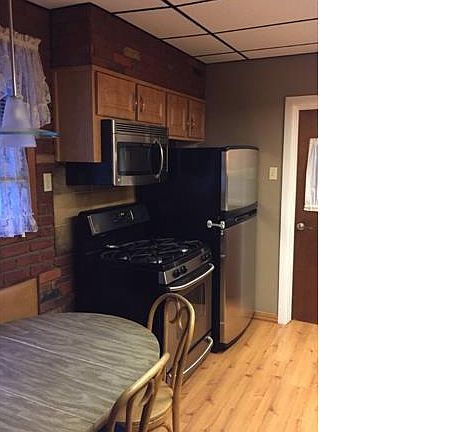 3rd image of 744 Wilcox Ave