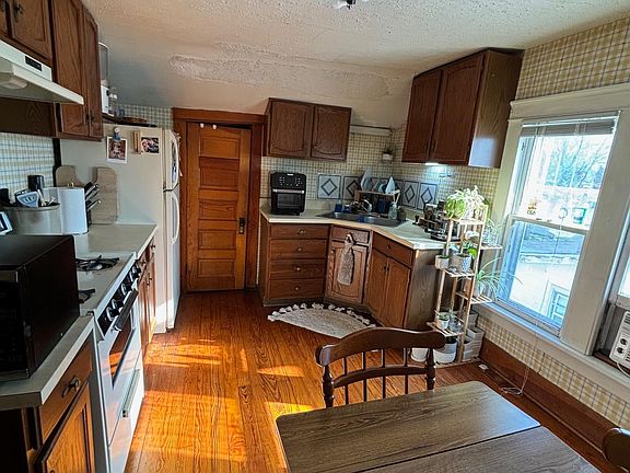 Sunny Kitchen