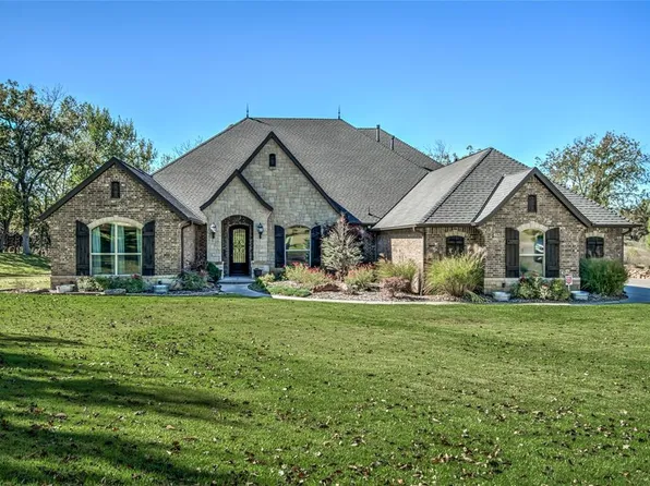 10405 Valley Crossing Dr, Oklahoma City, OK 73151