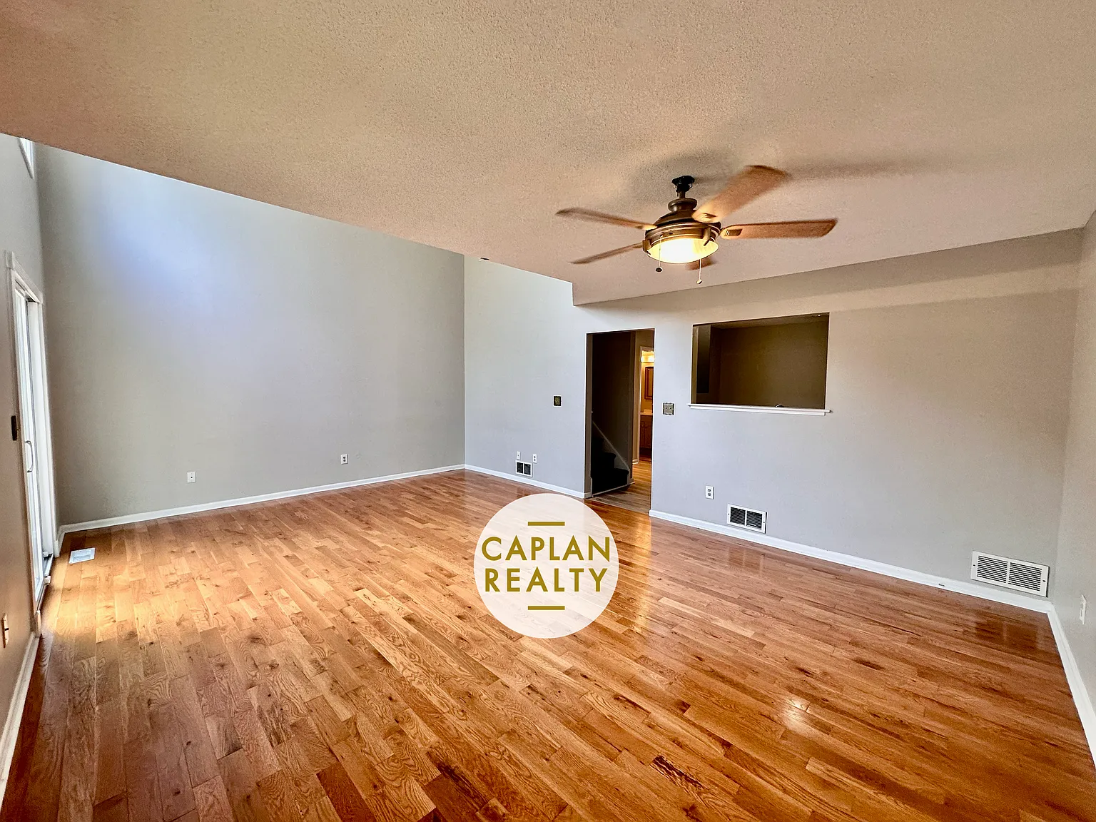 3 bed, 2.5 bath, 1475 sqft, $2,550 — Photo 2