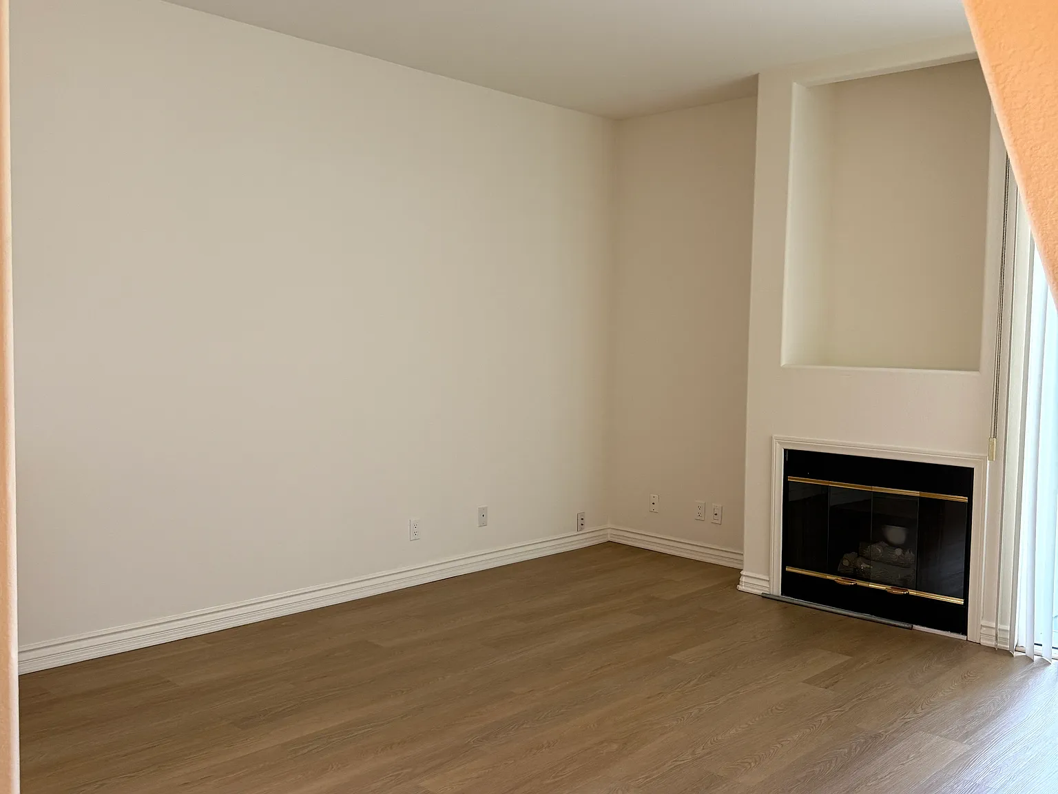 1 bed, 1.5 bath, $2,350 — Photo 3