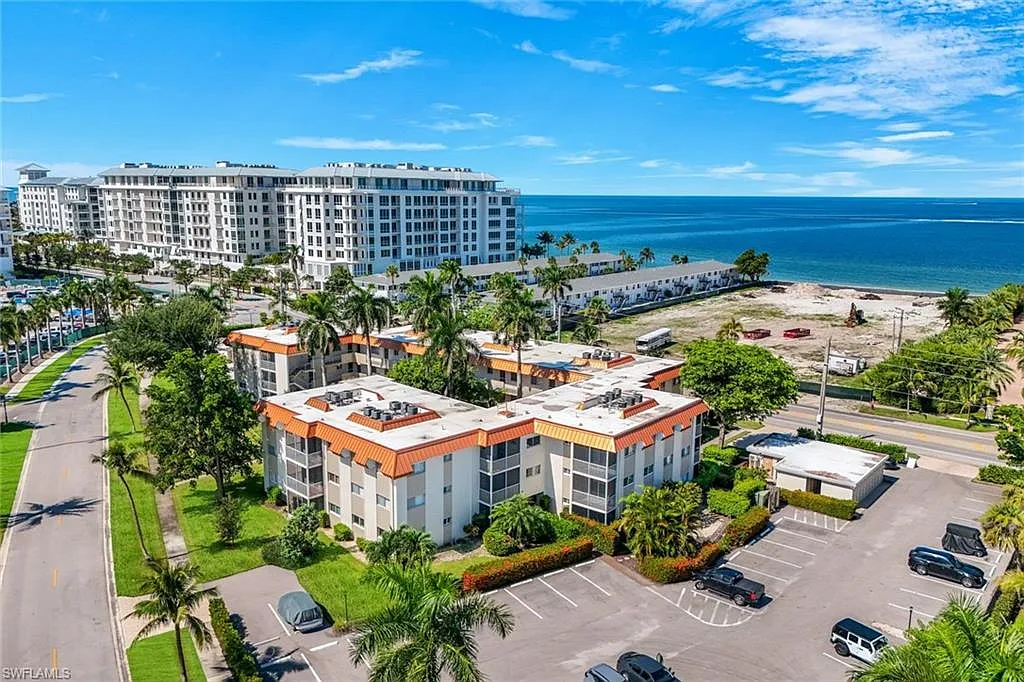 2 bed, 2.0 bath, 940 sqft, $10,000 — Photo 1