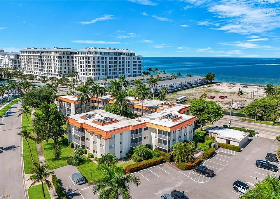 1100 Gulf Shore Blvd N #108