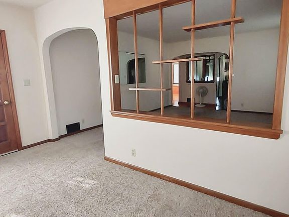 3rd image of 3560 6th Ave